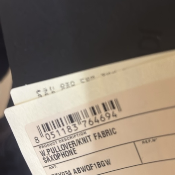 8️⃣0️⃣0️⃣ Brand new authentic Fendi t-shirt❤️SOLD ❤️ - Picture 8 of 8